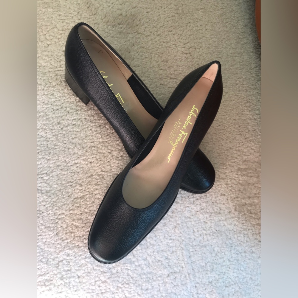 Salvatore Ferragamo Black Pumps